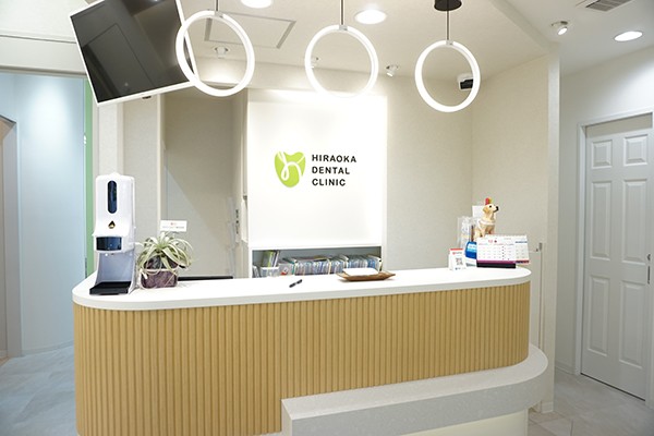 ①外観②受付③診療室