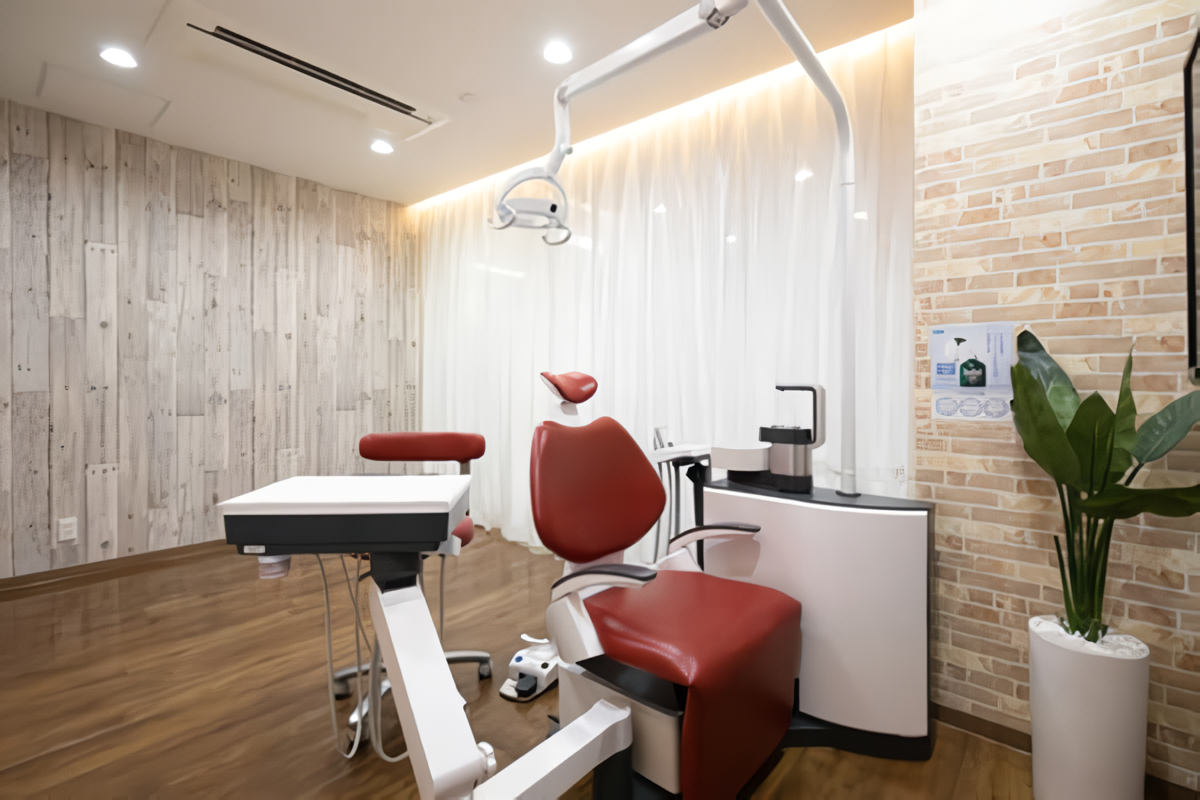 【近鉄八尾駅中央南出口より徒歩4分】お子様連れでも通いやすいおおなか歯科クリニック