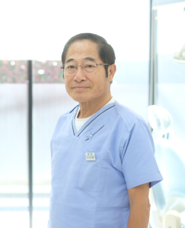 院長の中原　康夫