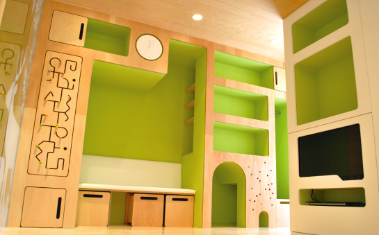 ①院内　②診療室※写真はイメージです。　③治療器具※写真はイメージです。