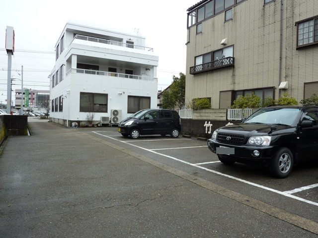 駐車場のご用意がございます