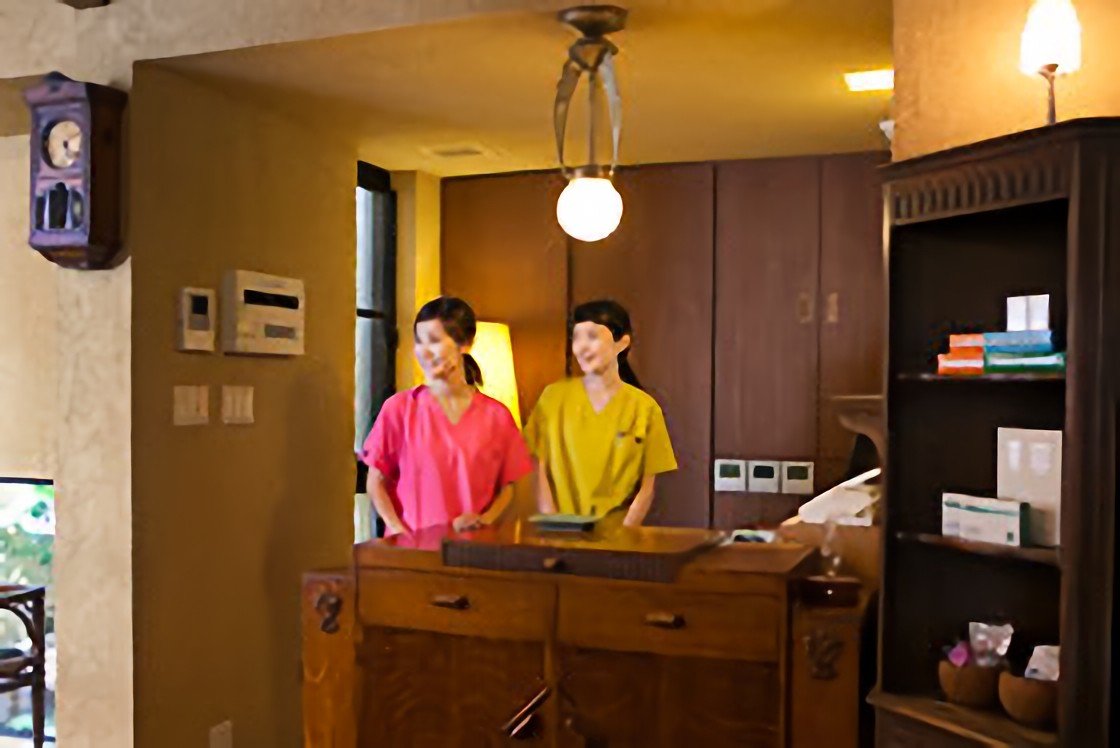 ①診療室②受付③待合室