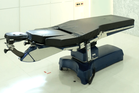 ①外観②待合室③手術台