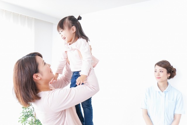 お子様のお口の健康を守るには定期的な小児歯科の受診が重要です