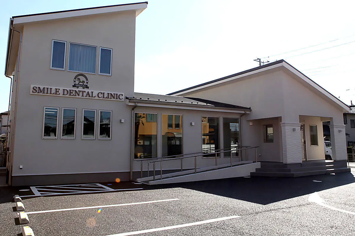 ①クリニック外観②受付③診療室