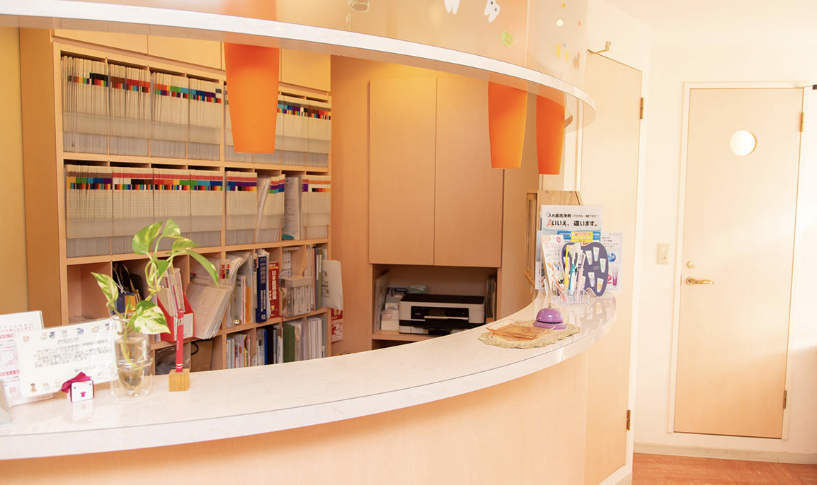 ①医院看板 ②③院内風景