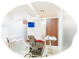 ①クリニック外観②受付③診療室