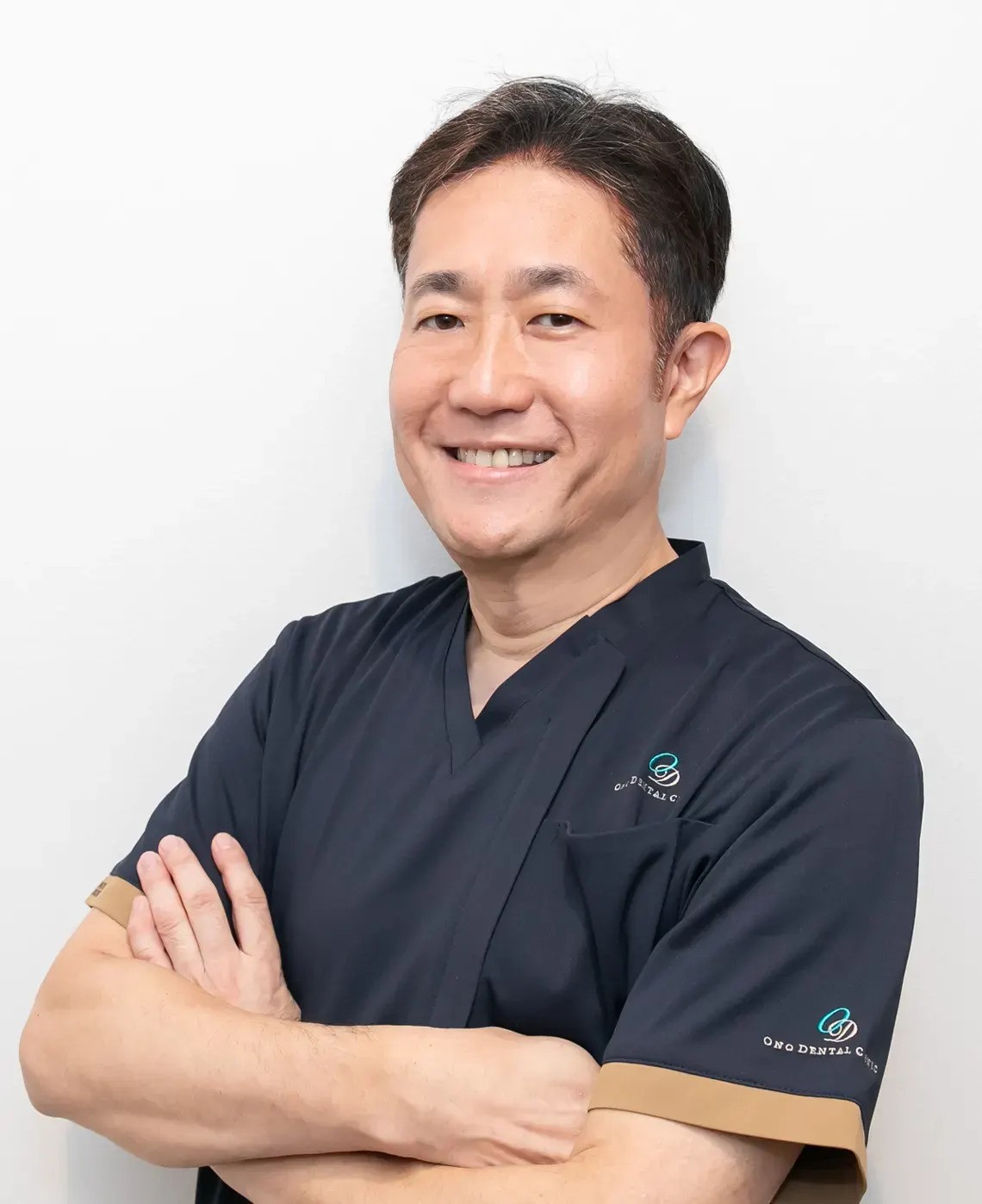 ①医院外観 ②院長 ③診療室