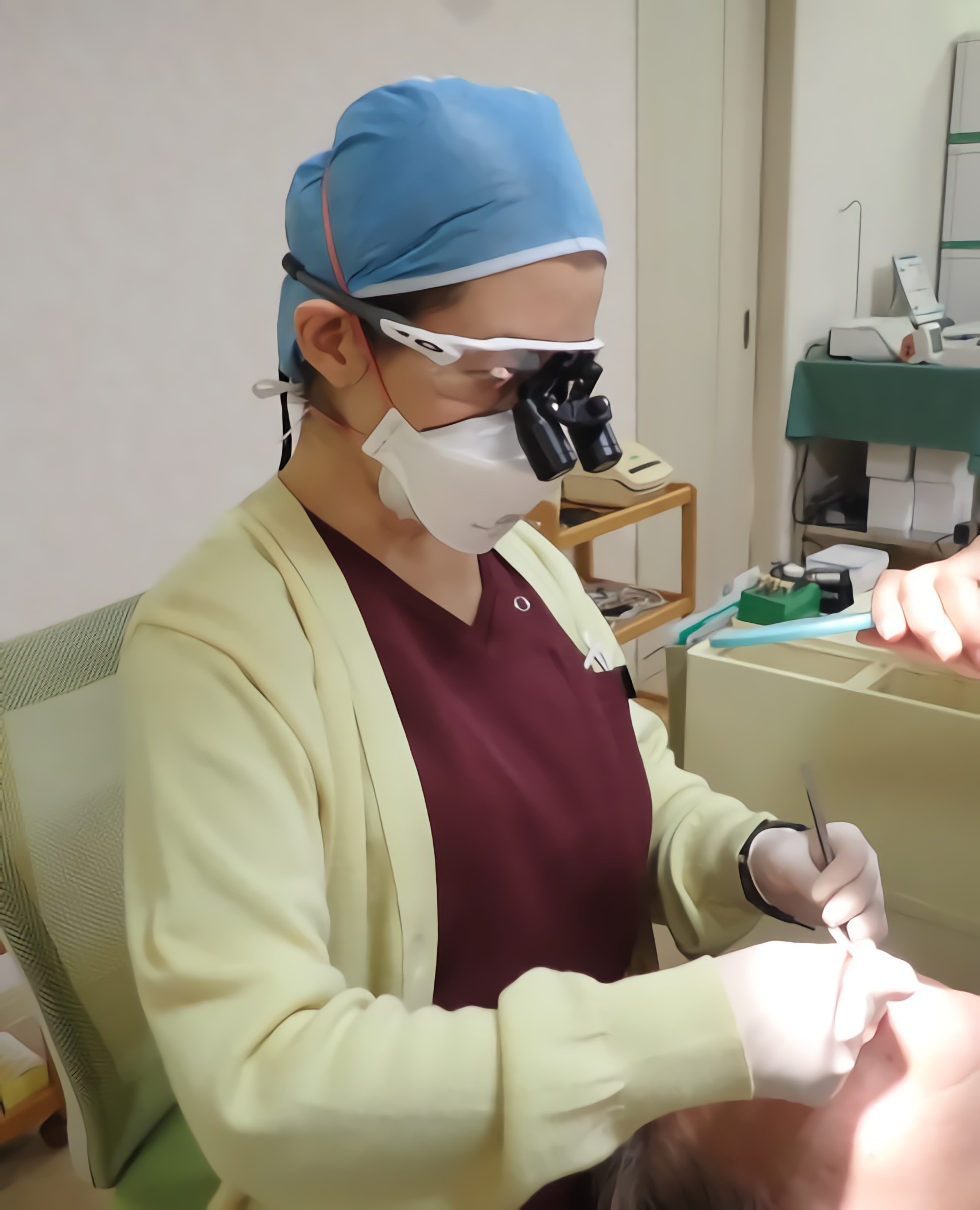 ルーペを使用した精密な治療