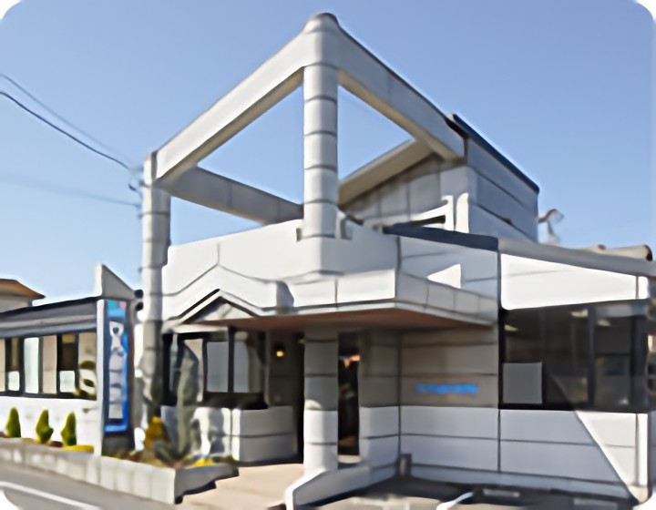 ①医院外観②デジタルレントゲンを導入③高圧蒸気減菌器（オートクレーブ）