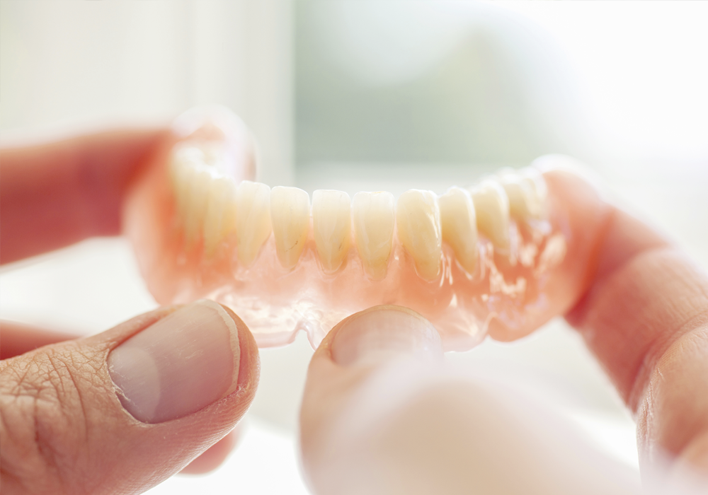 【横田駅より徒歩9分】丁寧なカウンセリングで患者様一人ひとりのお悩みに寄り添う「高浦歯科医院」