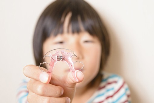 大切な歯をできる限り残せるよう、非抜歯での矯正治療を心がけています