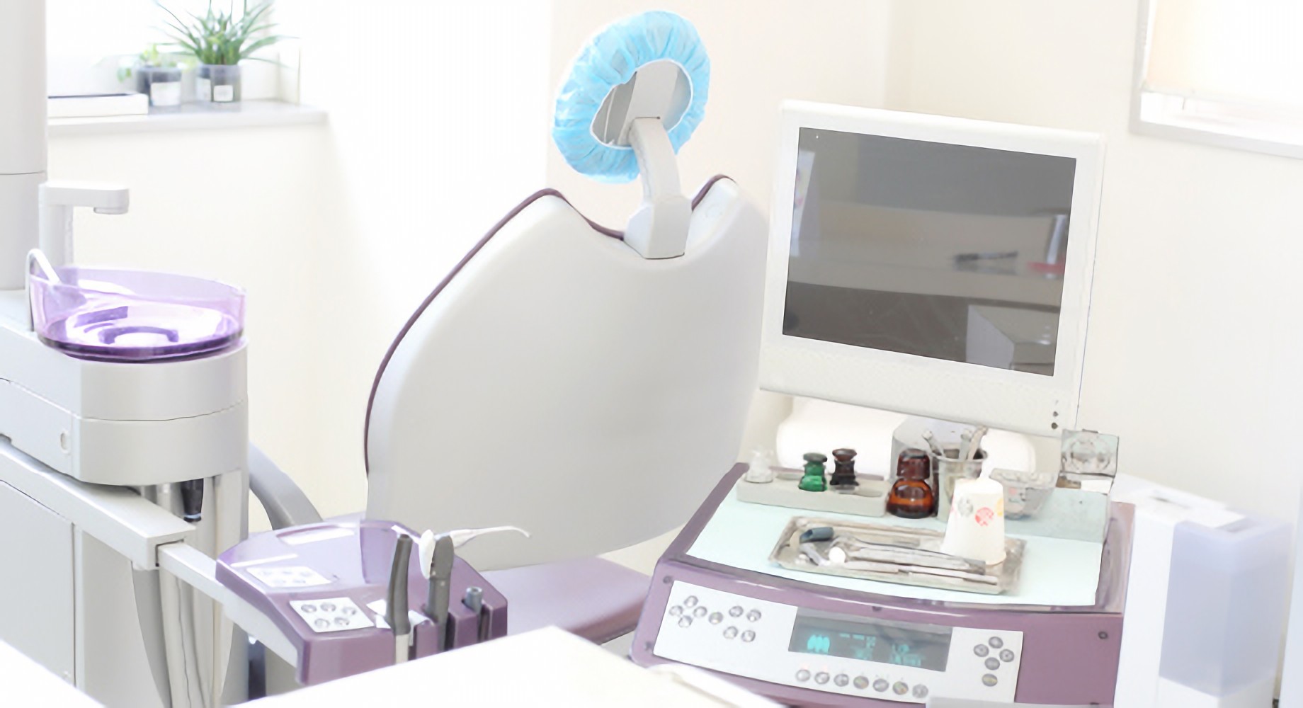 ①えきマチ1丁目佐世保内②受付③診療室