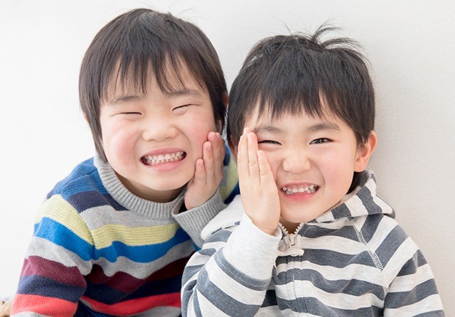 小児期のむし歯治療を通じてお子様の歯の機能と発育を守り、将来の永久歯列へ良好な状態で引き継げるよう継続的にサポートしています。