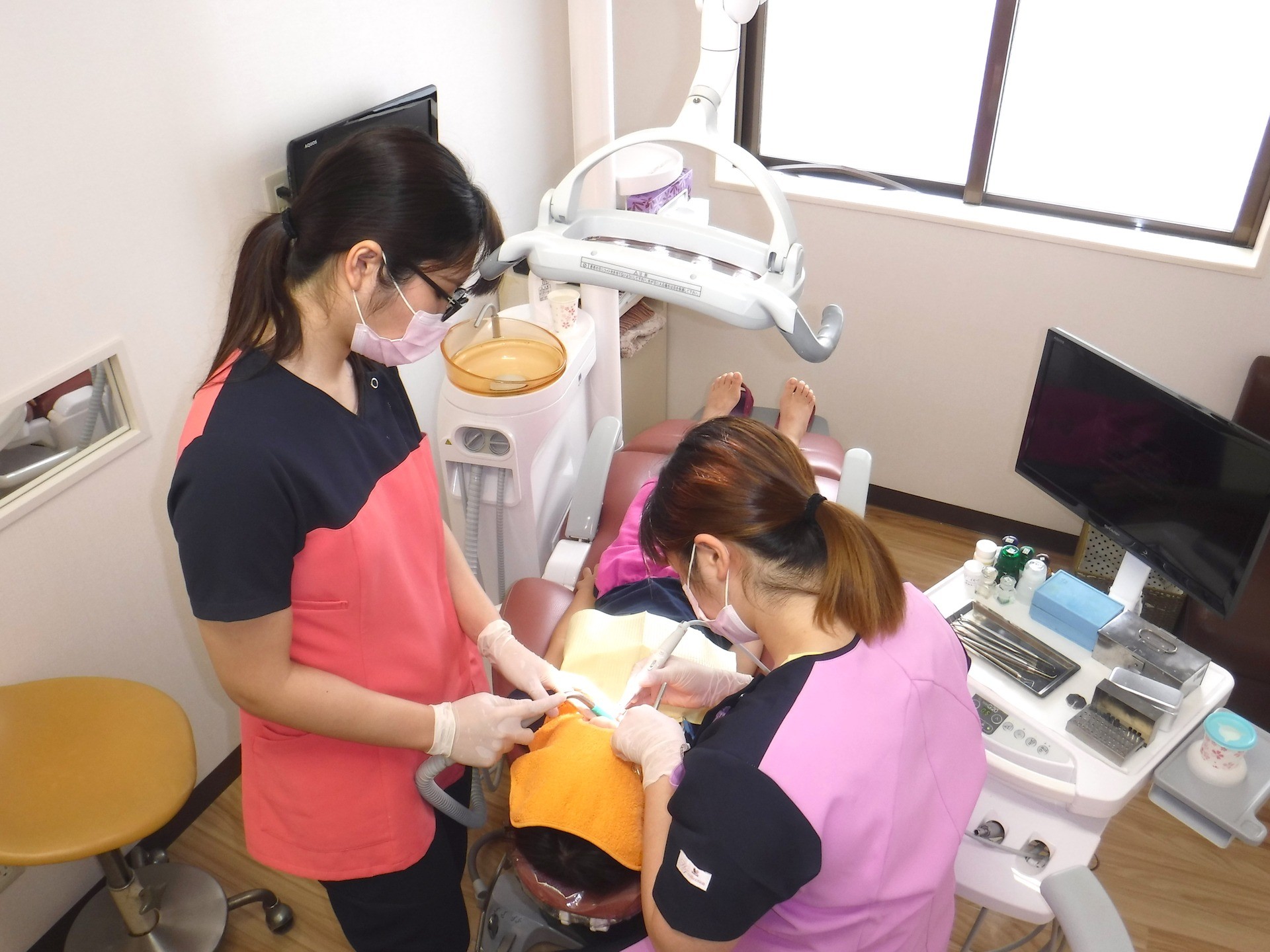 「痛くなってから通う歯科医療」ではなく、むし歯や歯周病を未然に防ぐ予防中心の診療を大切にしています。