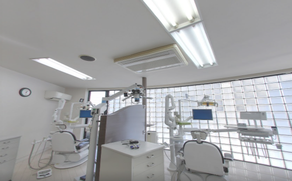 【土曜も18時半まで診療】補綴専門医・インプラント専修医が診療するいけたに歯科