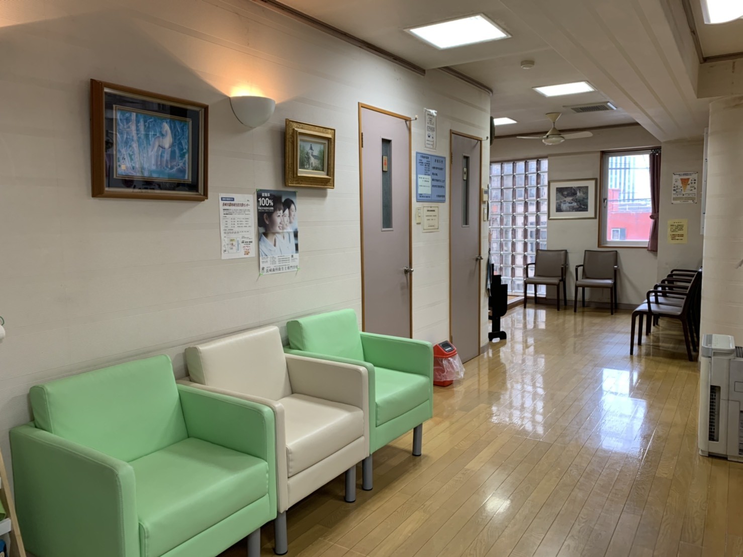 ①受付②待合室③キッズスペース