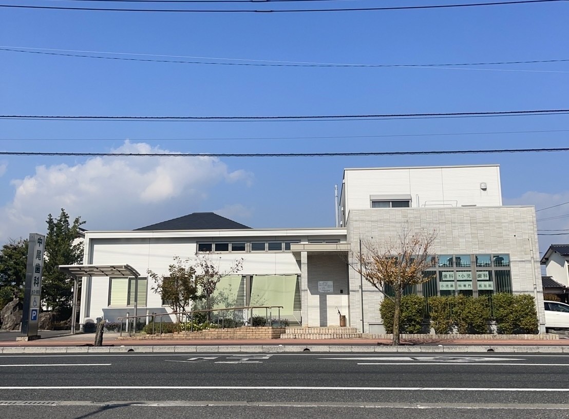 ①医院外観②受付③待合室