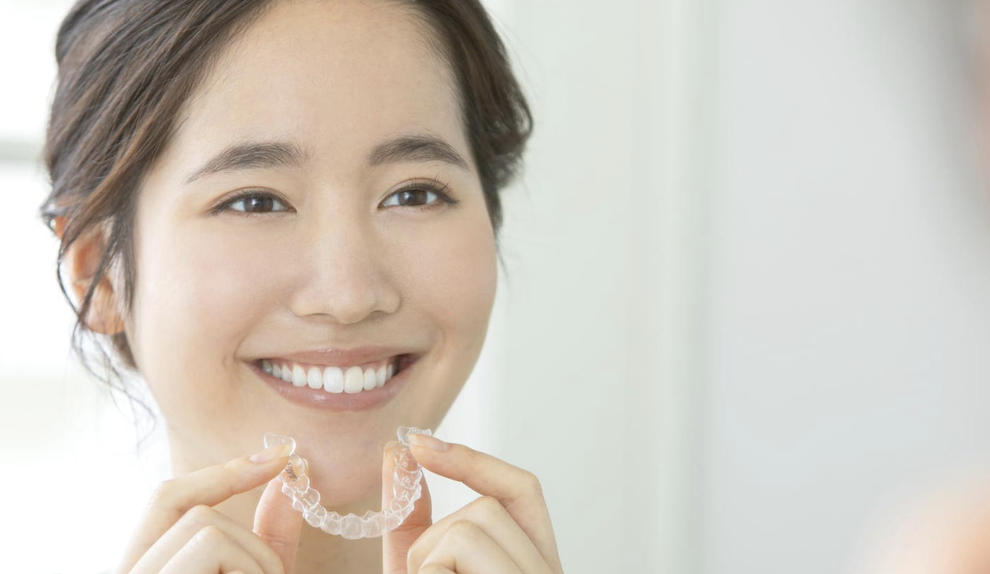 透明なマウスピース型矯正装置「インビザラインGo」を使用した矯正治療を行っています