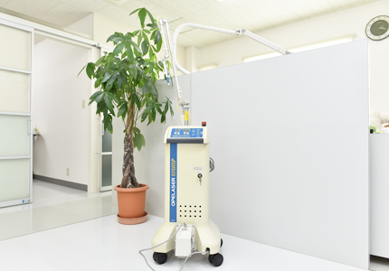 歯科衛生士が歯周病の講習を受講し、専門性を持って対応