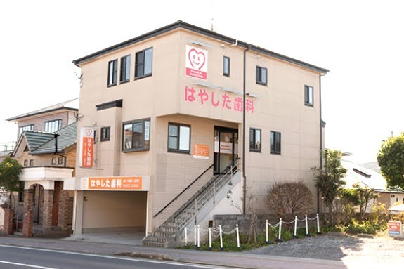 ①外観②受付③待合室