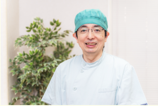 院長の東條 敏明