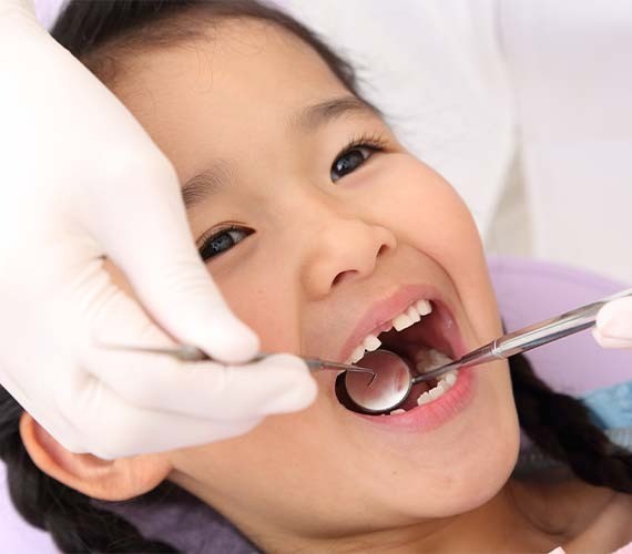 お子様の気持ちやペースを大切にしながら、段階的に慣れていける環境を整えています。