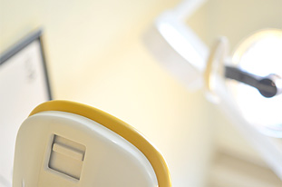 【近鉄生駒駅から徒歩1分】【日本矯正歯科学会認定医在籍】美しい歯並びと正しい咬み合わせで皆様の健康を守る本多矯正歯科