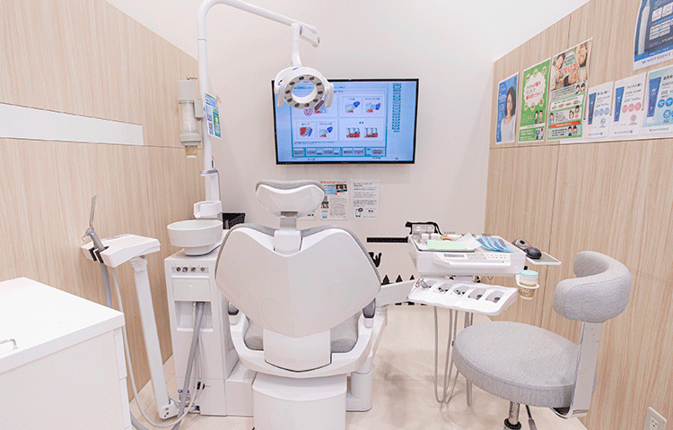 診療チェア。誠心誠意サポートする事を心がけています。