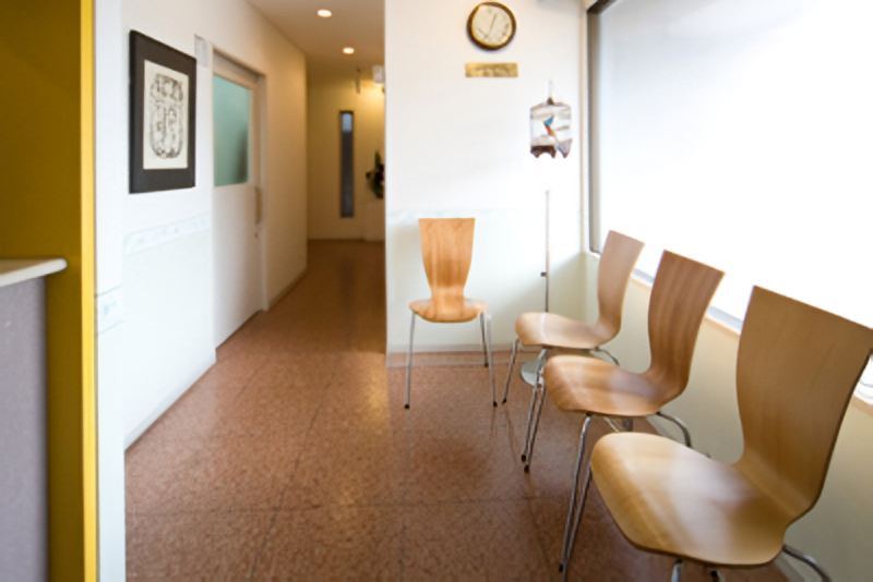 【歯科麻酔認定医 在籍】個室タイプの診療室で快適な治療を受けられる 原田猛歯科医院