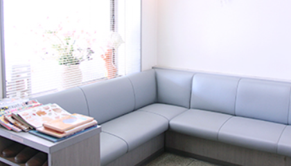 【登戸駅 徒歩4分】患者様の大切な歯を残すために。お一人お一人の症状やお悩みに合った、安心安全な治療を行っています