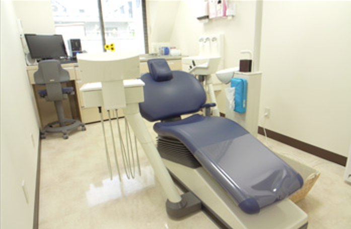【土曜日診療対応】【自由診療専門】患者様の健康と安心を最優先に考えた治療を提供する「岩田有弘歯科医院」