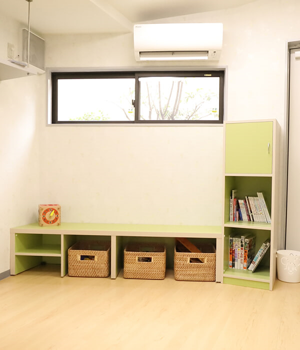 ①クリニック外観②キッズルーム③カウンセリングルーム