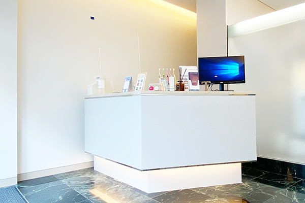 【JR各線五反田駅より徒歩5分】【土日診療】女性医師によるきめ細やかで配慮の行き届いた安心治療をご提供する五反田 Ｔ smile デンタルクリニック