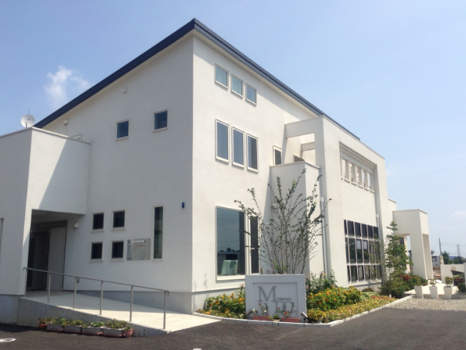 【JR両毛線伊勢崎駅より車で12分】【本今井町バス停より徒歩1分】丁寧なカウンセリングで患者様に本当に必要な治療を提供する森村デンタルクリニック