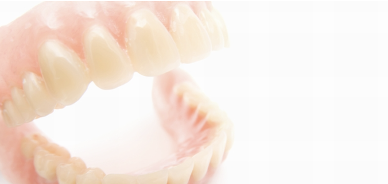 装着感が良く、見た目にも自然な入れ歯を患者様一人ひとりに合わせて丁寧にお作りしています
