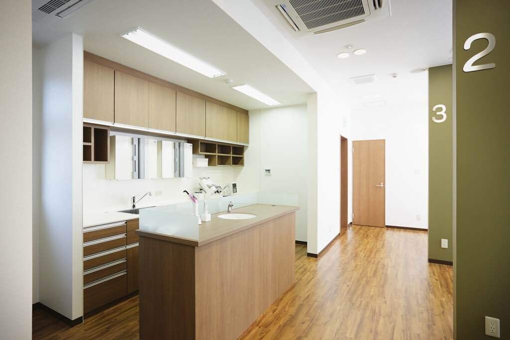 【ネット予約可・駐車場完備】地域に寄り添い世代を支える井手歯科の診療体制