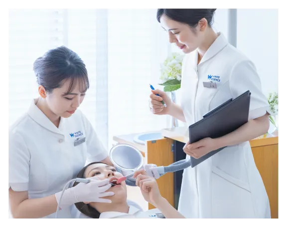 【東京メトロ銀座線・千代田線・半蔵門線 表参道駅 A3番出口より徒歩3分】高い専門性で白い歯を追求し、患者様に白い歯と極上の癒しを提供する「ホワイトエッセンス青山」