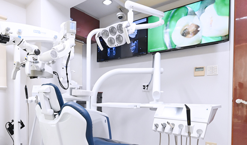 ①待合スペース②治療室③外観