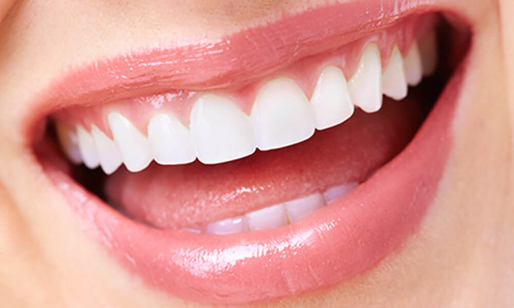 セラミックなど審美性と機能性に優れた素材を使用しています