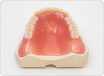 満足する入れ歯を作成します