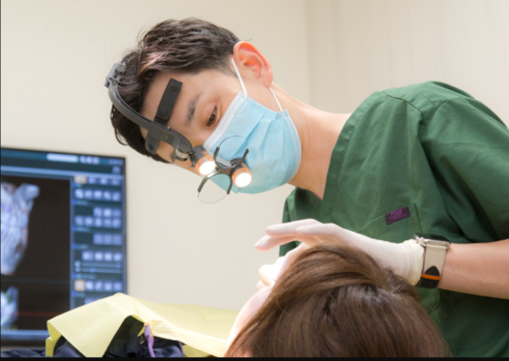 【矯正専門医・歯周病専門医在籍】虫歯・歯周病を予防する定期管理型歯科医院