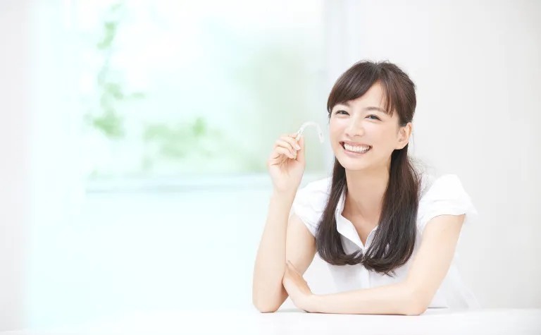 患者様一人ひとりのお口の状態やご希望を丁寧に確認し、将来を見据えた治療計画をご提案しています。