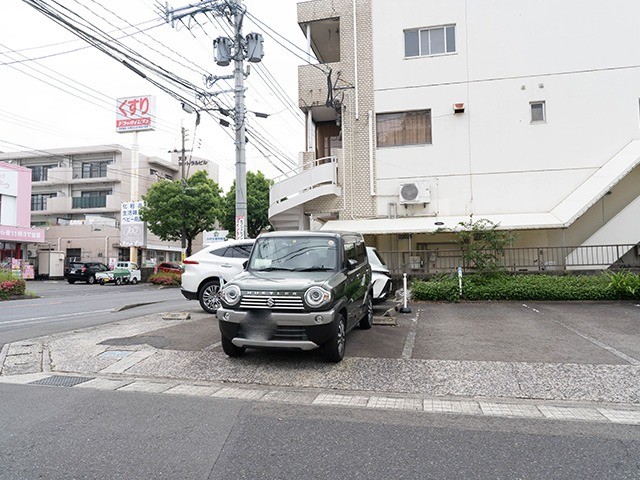 ①院長②駐車場③キッズスペース