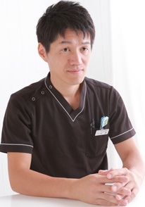 院長の宮本　徹