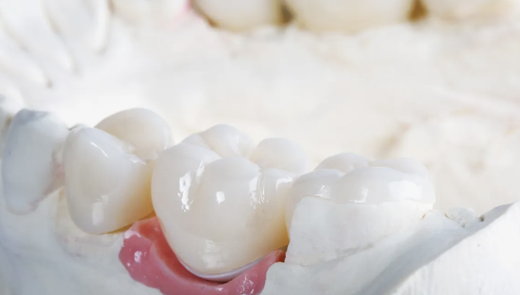 審美歯科を通じて、歯の機能性と美しさの両立を目指した診療を行っています