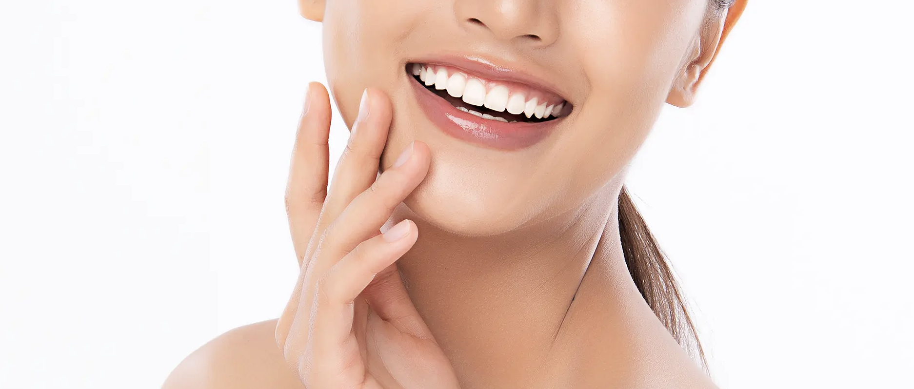 金属を使用しないノンメタル治療を提供し、身体に優しく、見た目も自然な仕上がりを目指しています