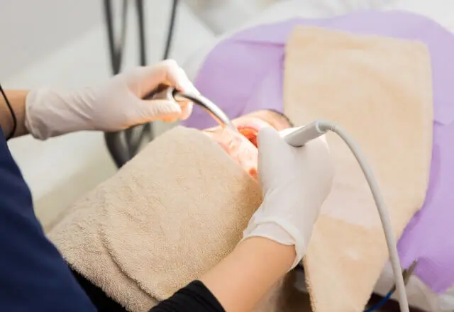 虫歯や歯周病といった一般的な歯科疾患に幅広く対応しています