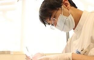 なるべく削らない虫歯治療を提供します