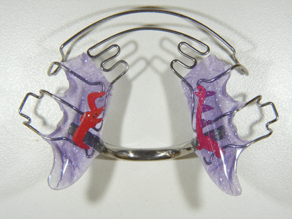 カラフルな矯正装置を取り揃えております
